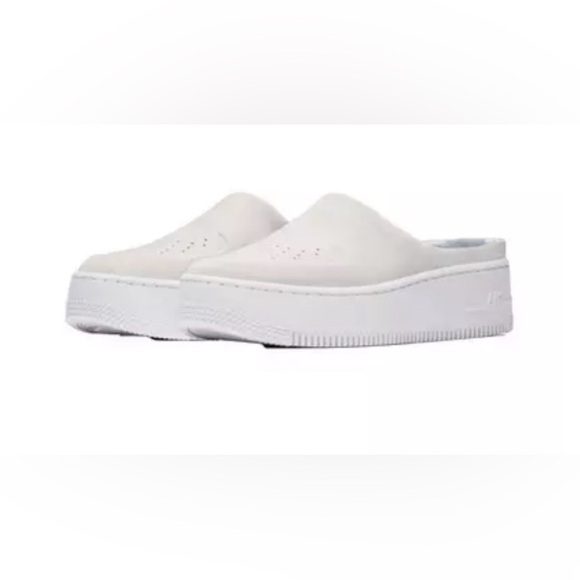 NIKE
WOMEN'S AIR FORCE 1
LOVER XX - OFF
WHITE/LIGHT SILVER Size 10 NWOT - Picture 3 of 7